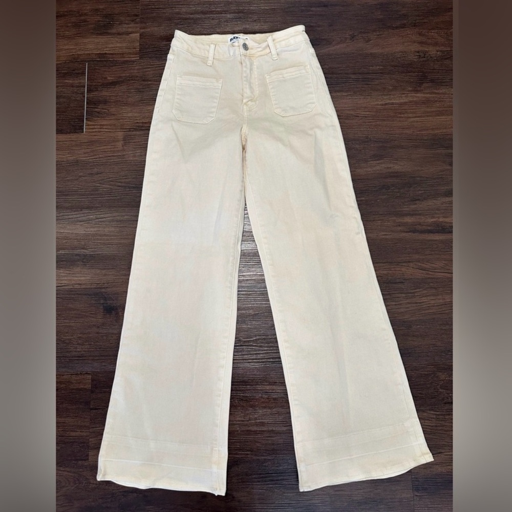 Bayeas cream colored wide leg jeans EUC women’s size 26
